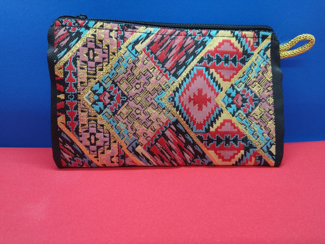 Traditional%20pattern%20wallet