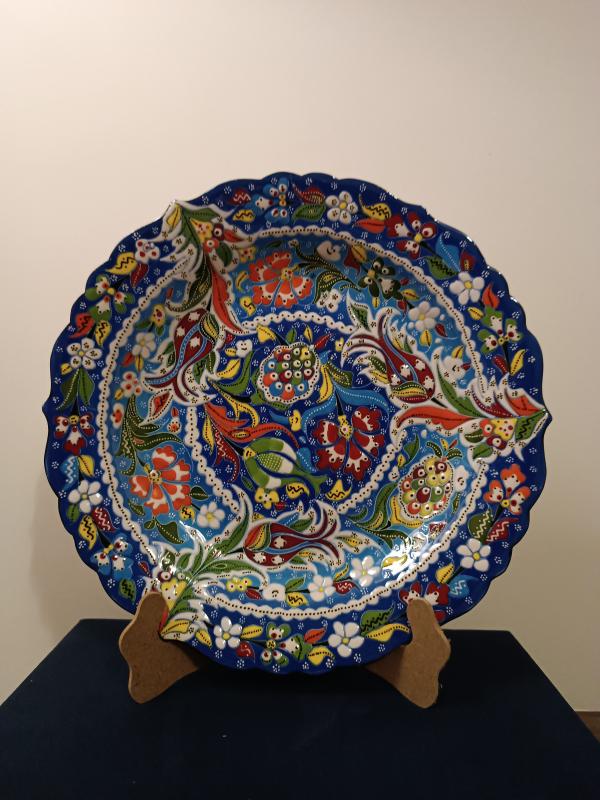 Handmade,%20hand%20painted%20decorative%20plate.