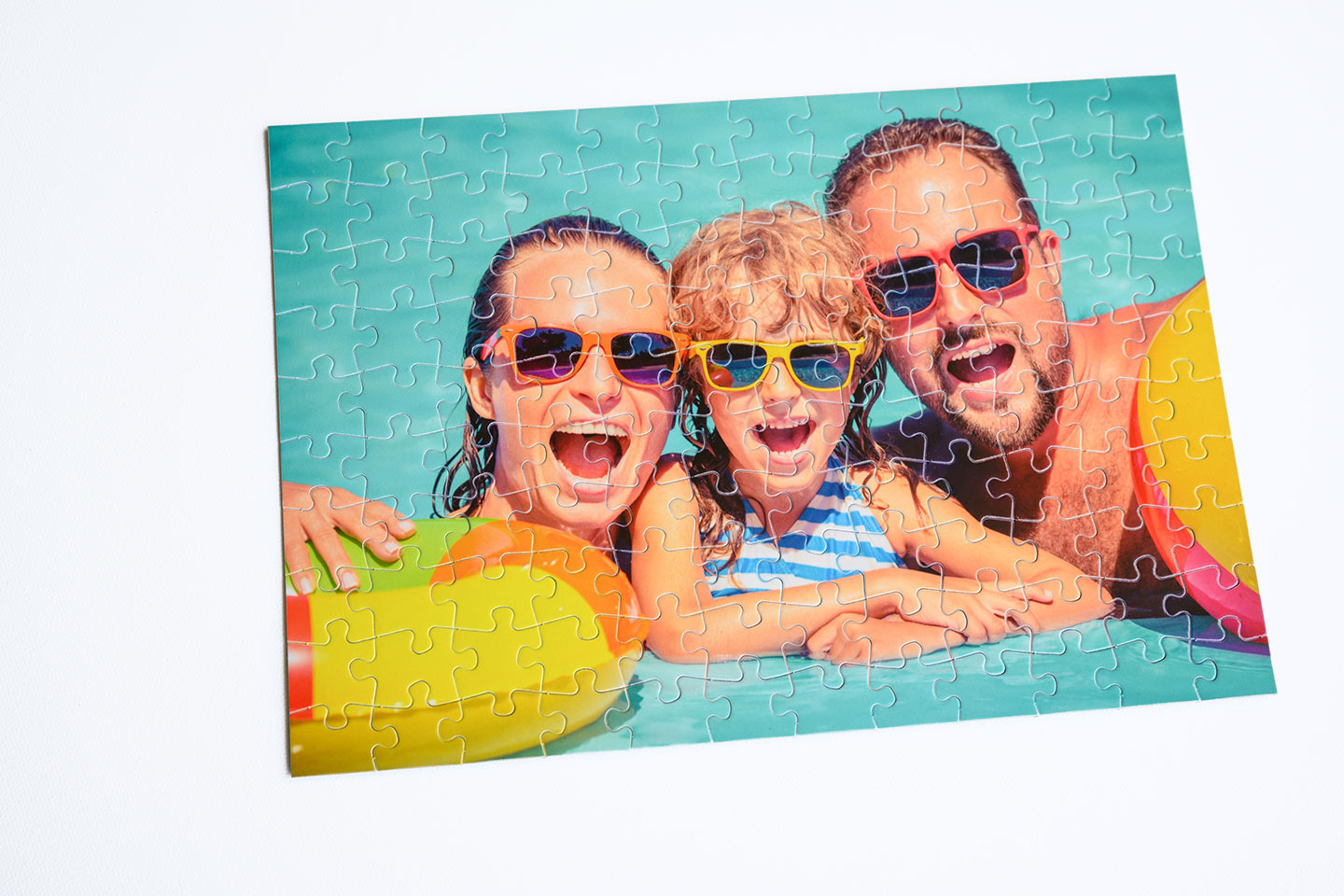 Personalized%20puzzle%20with%2099%20pieces%20