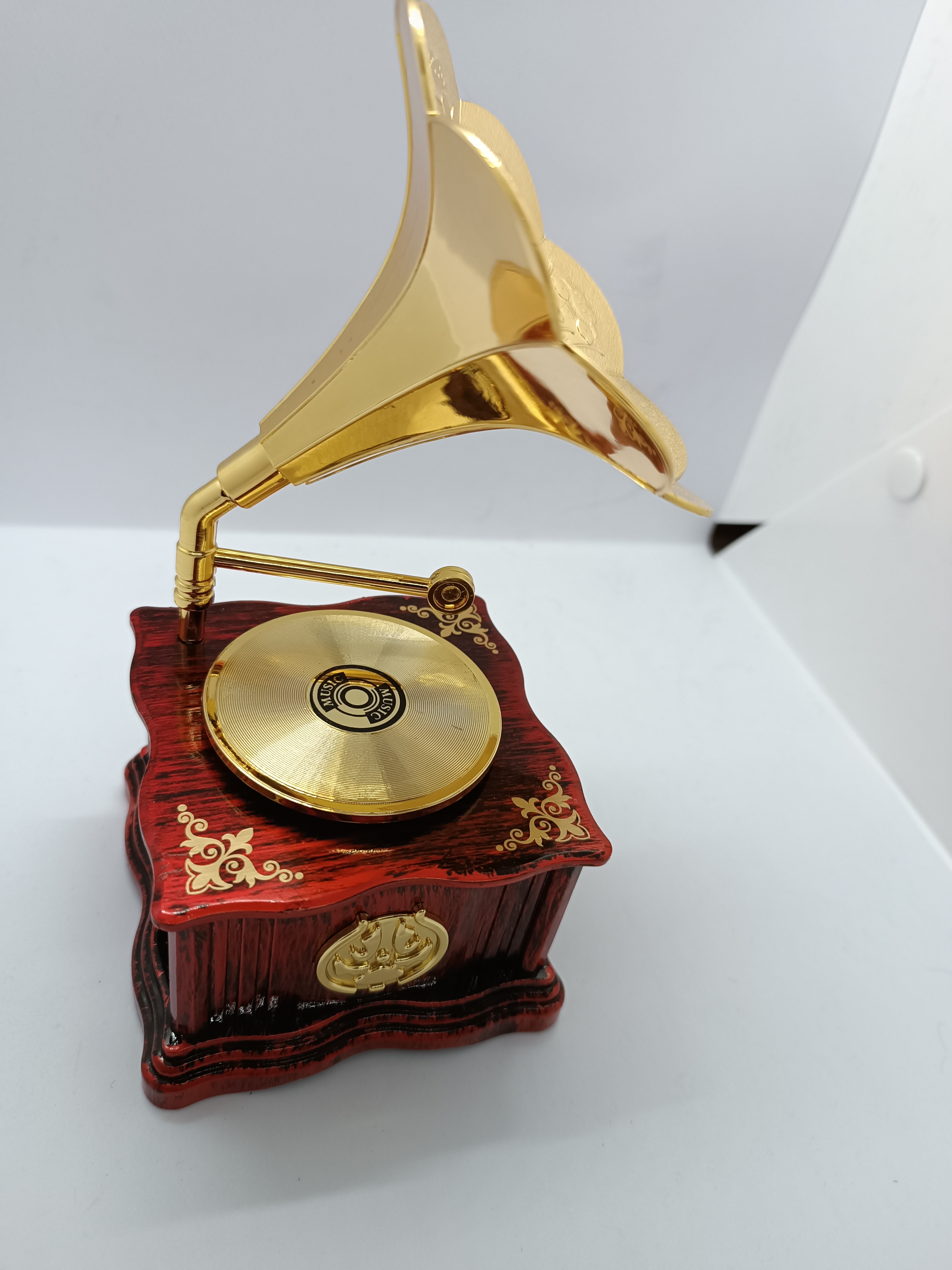 Gramophone%20music%20box.