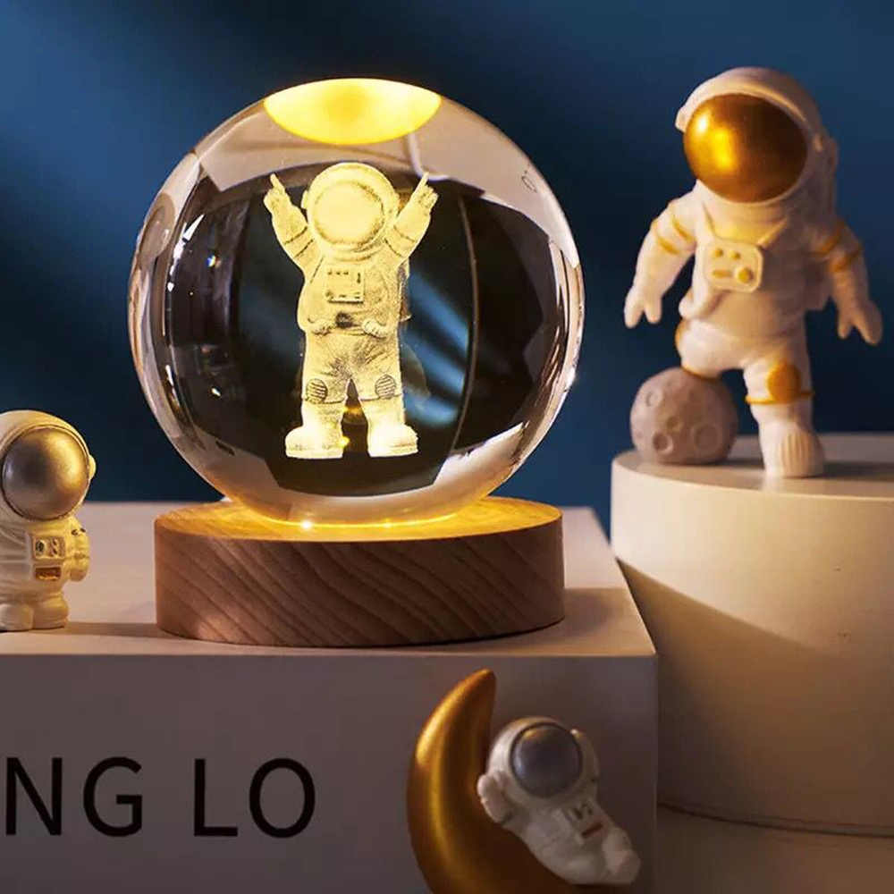 USB%20powered%20illuminated%20globe%20with%20astronaut%20figure