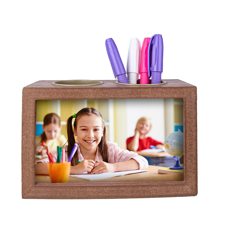 Wooden%20pen%20holder%20with%20photo%20on%20both%20sides