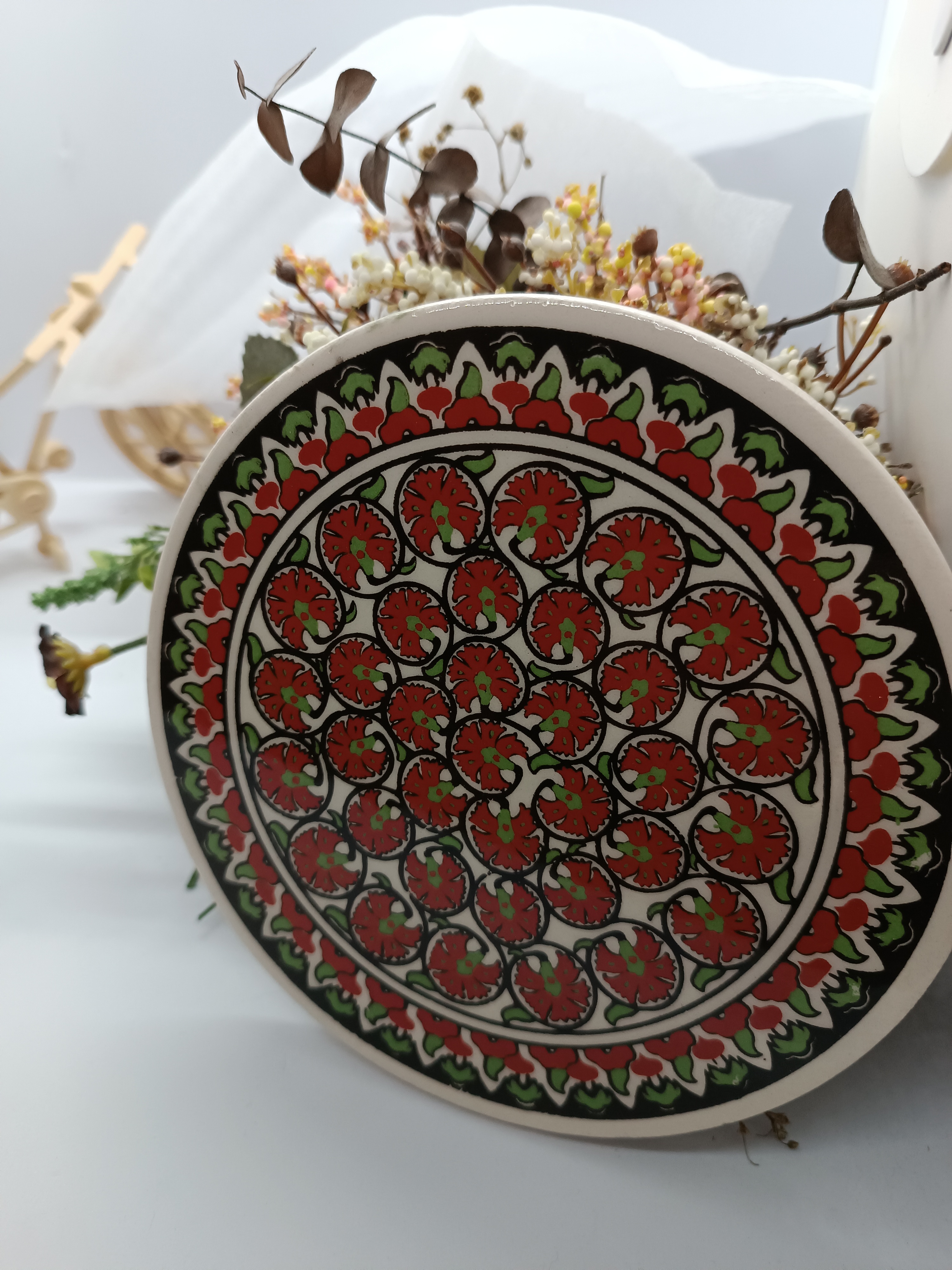 Traditional%20patterned%20ceramic%20trivet%2016%20cm.