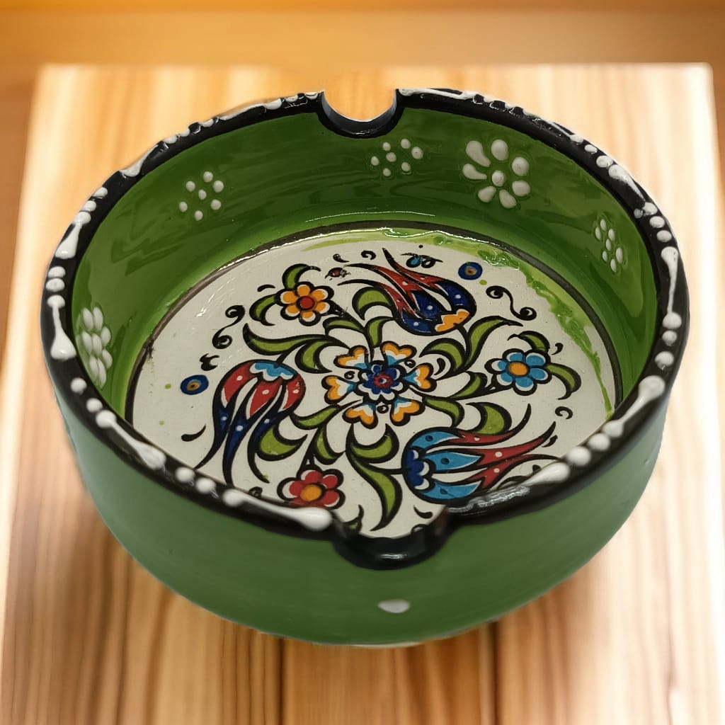 Hand%20painted%20decorative%20ashtray