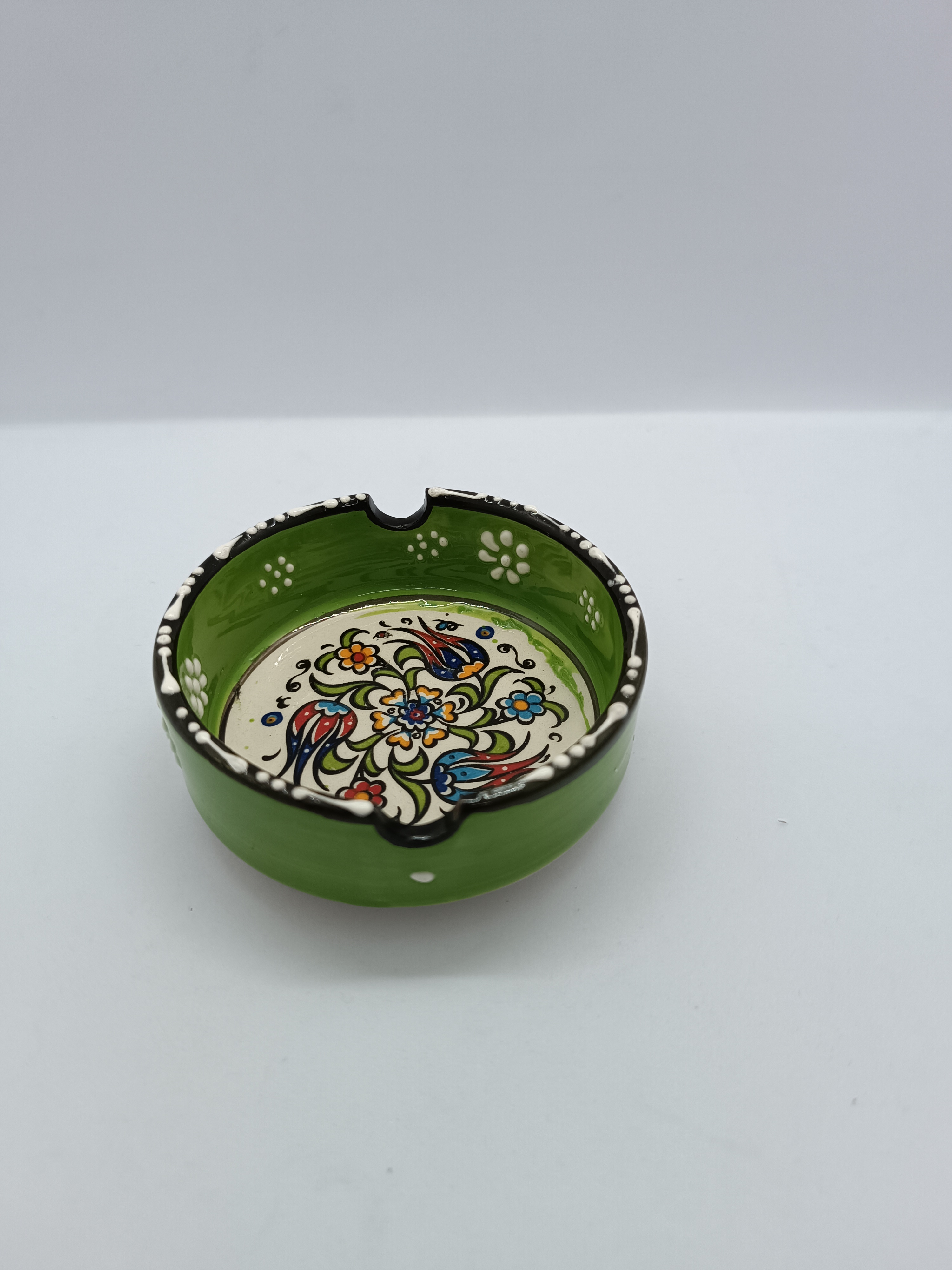 Hand%20painted%20decorative%20ashtray