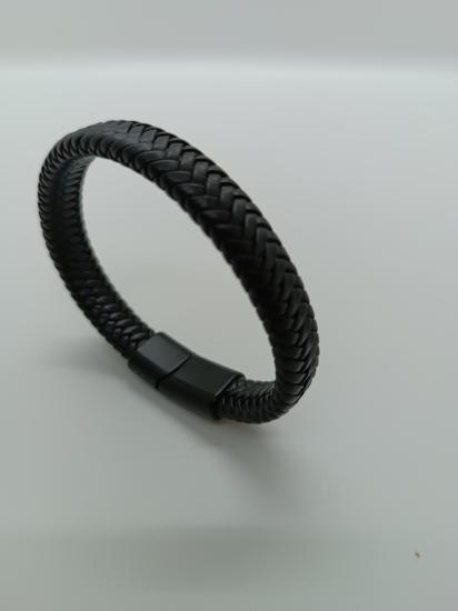 Leather unisex bracelet.