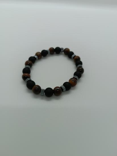 Tiger eye bead bracelet.